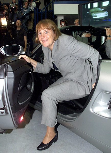 CDU-Zukunftskonferenz: Merkel steigt aus Porsche aus