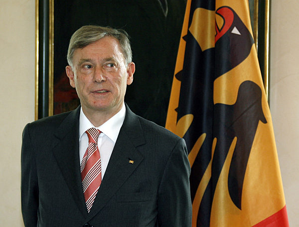 Bundespräsident Horst Köhler steht am Mittwoch (11.06...
