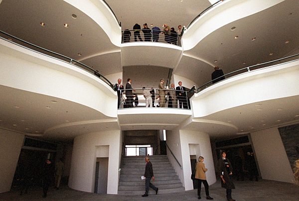 Neues Kanzleramt in Berlin eingeweiht