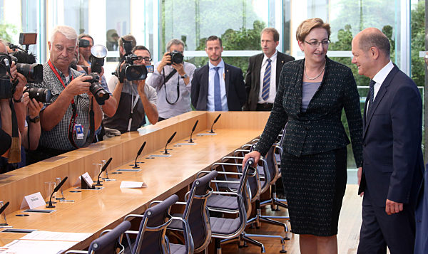 Kandidaten für SPD-Vorsitz - Geywitz und Scholz