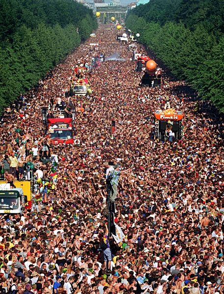 1,5 Millionen bei größter Berliner Love Parade