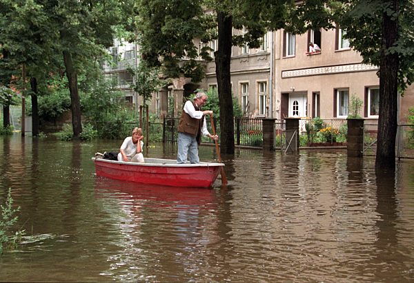 Hochwasser - Unterwegs mit dem Boot