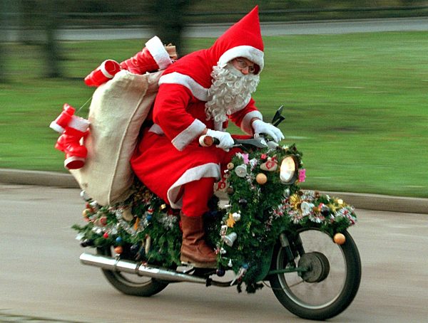"Rasender Nikolaus" mit Moped im Einsatz