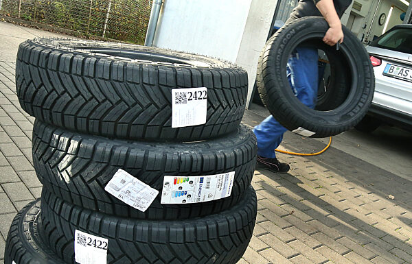 Reifenwechsel für bevorstehende Winterverhältnisse