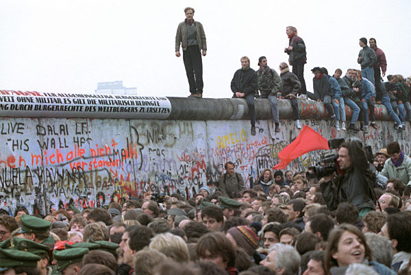 Mauerfall 1989 - Provisorischer Grenzübergang Potsdamer Platz