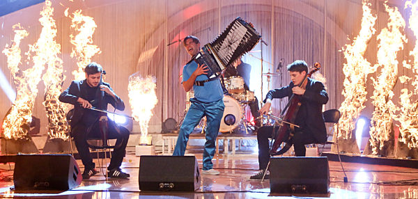 "Winterfest der fliegenden Stars" live aus Hof