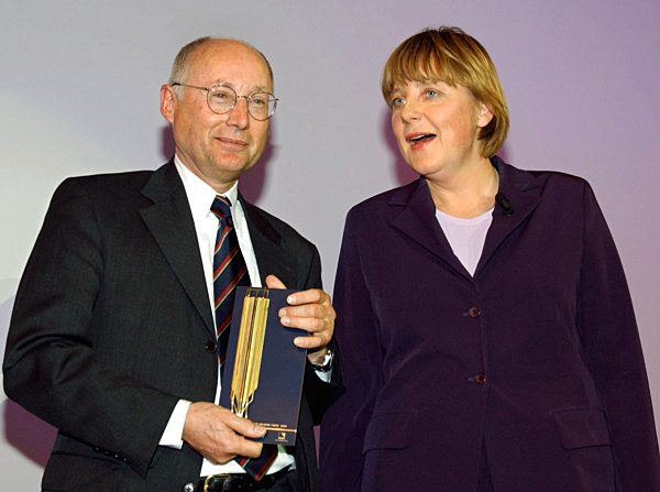 Medienpreis "Goldene Feder" in Hamburg: Aust und Merkel