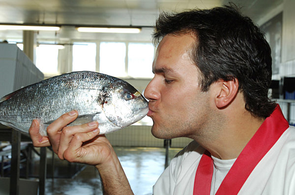 Der Hamburger Koch Steffen Henssler, bekannt durch seine Sendung "Hensslers...