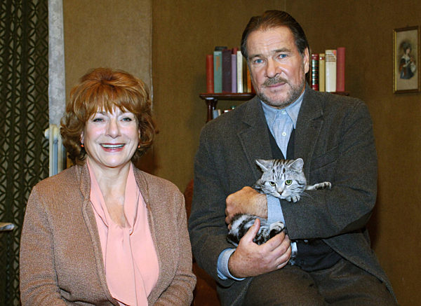 Die Schauspieler Götz George und Hannelore Hoger posieren am Mittwoch (08.11...