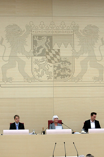 Alterspräsidentin Barbara Rütting (Grüne) eröffnet...