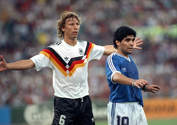 Buchwald Maradonas Schatten bei WM 90