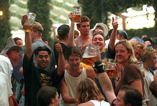 Gaudi auf der "Wies'n" - Oktoberfest in vollem Gange