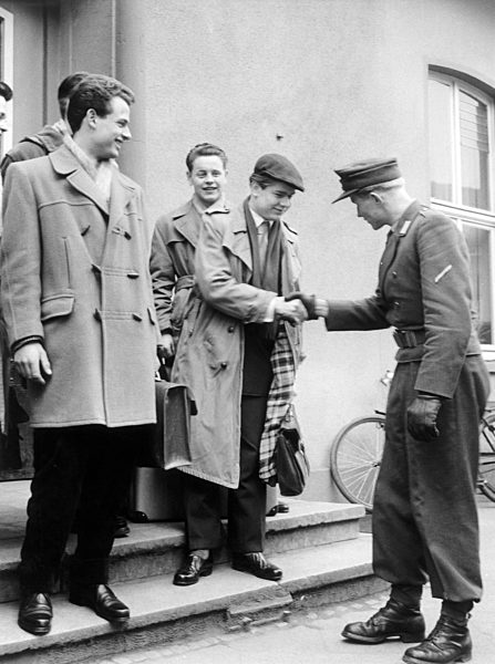 First conscripts arriving at barracks