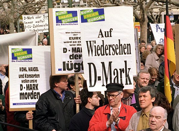 Schlägereien bei Kundgebung des Bundes freier Bürger