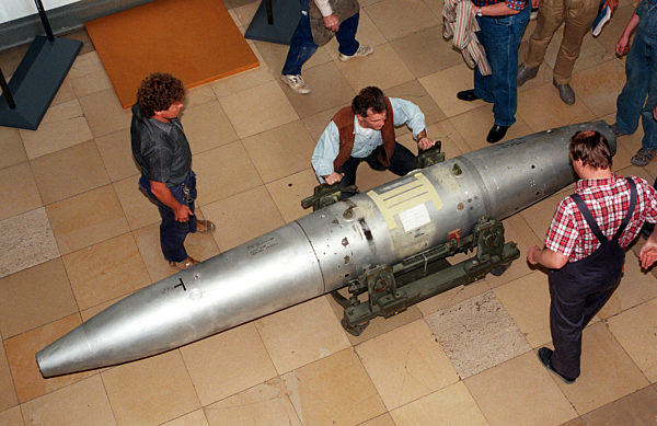 Atombombe im Hygiene-Museum (Archivfoto und Text 1995)