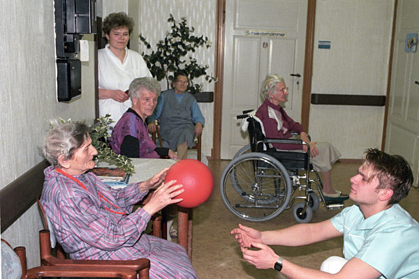 Im Seniorenheim (Archivfoto und Text 1994)