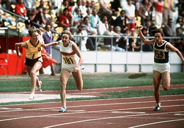 Annegret Richter holt Gold im 100 m Lauf