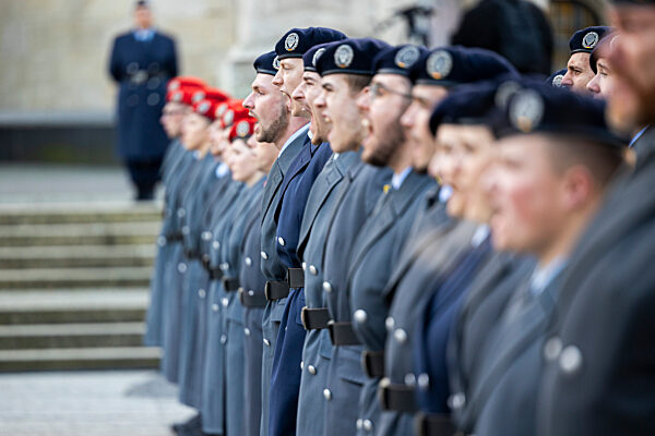 Feierliches Gelöbnis zum 69. Gründungstag der Bundeswehr