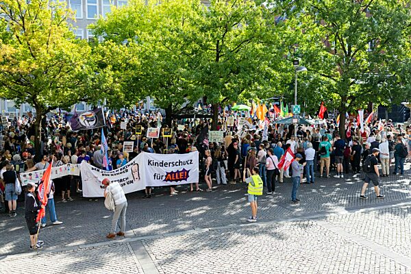 Kinderschutzkongress der niedersächsischen AfD-Fraktion - Protest