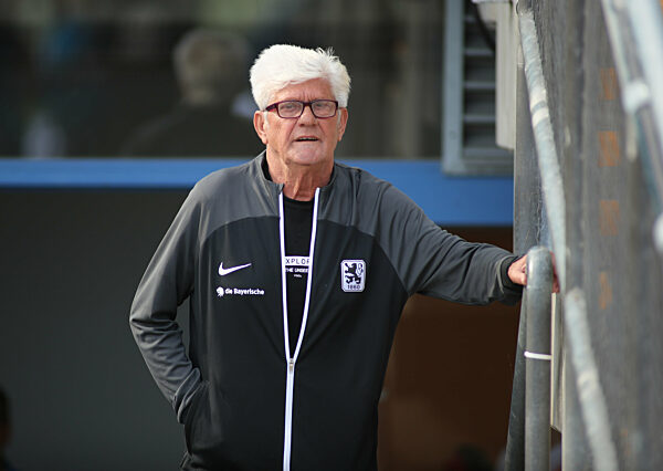 Fussball, Herren, Legendenspiel MÜNCHEN VEREINT, FC Bayern München - TSV 1860 München, Olympiastadion