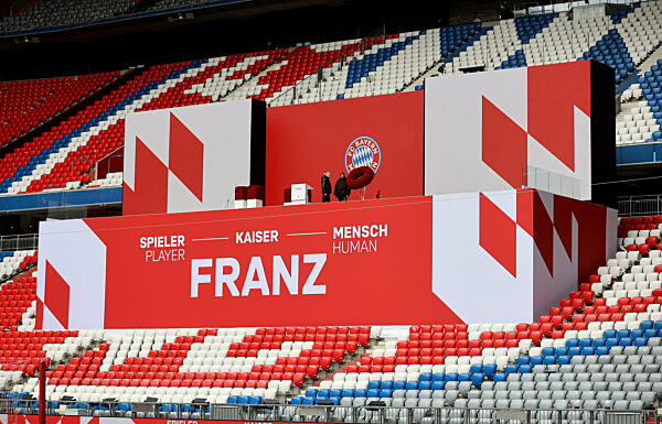 Fussball, Herren, Bundesliga, Saison 2023/2024, FC Bayern München, Würdigung von Franz Beckenbauer, Gedenkfeier in der Allianz Arena