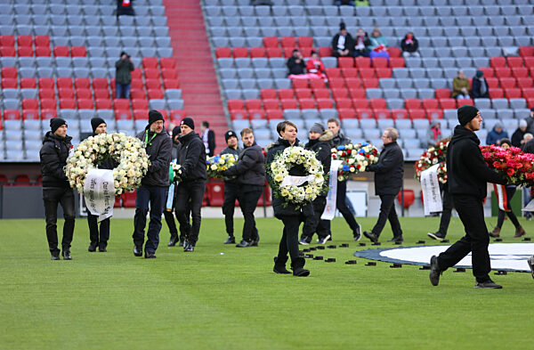 Fussball, Herren, Bundesliga, Saison 2023/2024, FC Bayern München, Würdigung von Franz Beckenbauer, Gedenkfeier in der Allianz Arena