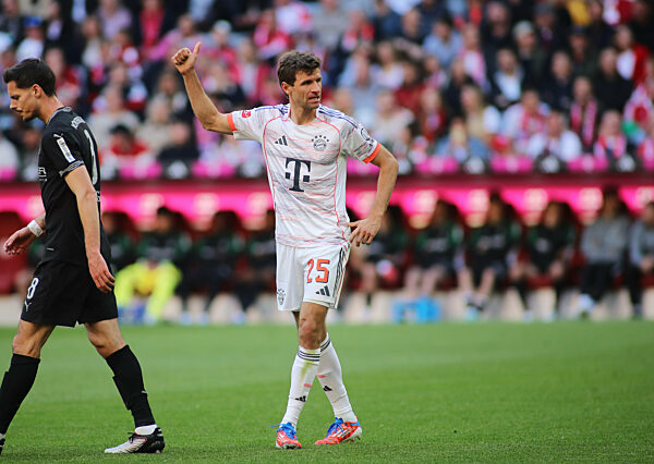 Fussball, Herren, Bundesliga, Saison 2024/2025, FC Bayern München - Borussia Mönchengladbach, Allianz Arena