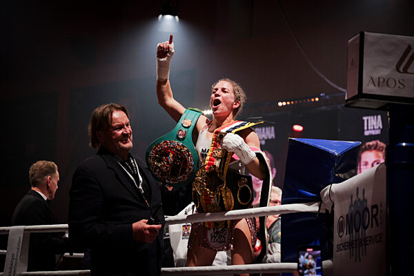 WBC WBO WBA Ring Magazine Female World Title Unification, 24.11.24