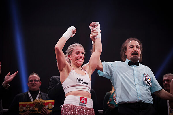 WBC WBO WBA Ring Magazine Female World Title Unification, 24.11.24