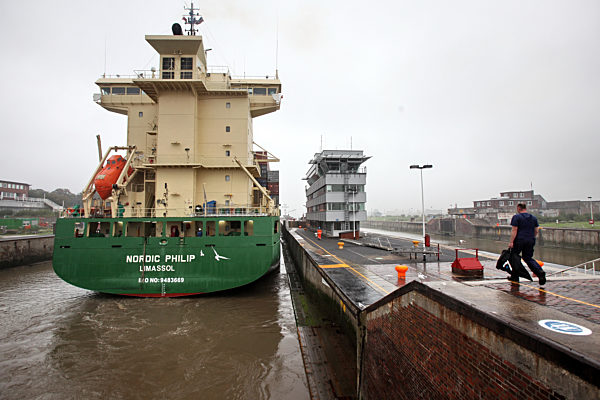 Nord-Ostsee-Kanal - Schleuse in Brunsbüttel