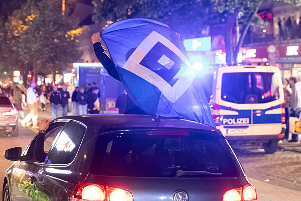 HSV-Fans feiern Aufstieg