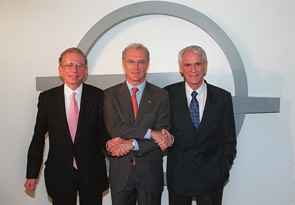 Beckenbauer schließt Opel-Werbevertrag ab