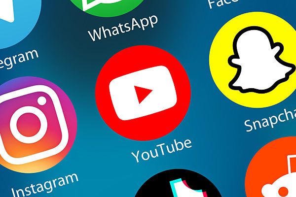 YouTube You Tube Video logo icon marketing on the internet backg