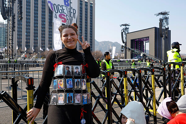 BTS Performs "ARIRANG" Comeback Concert at Gwanghwamun Square