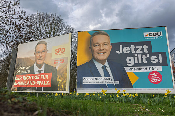 Wahlplakate zur Landtagswahl in Rheinland-Pfalz