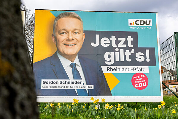 Wahlplakate zur Landtagswahl in Rheinland-Pfalz
