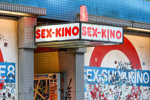 02.07.2024, Hamburg, Sexkino auf der Reeperbahn