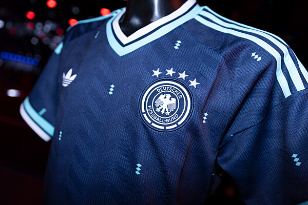 22.03.2024, Köln, Das neue Auswärtstrikot der deutschen Nationalmannschaft...