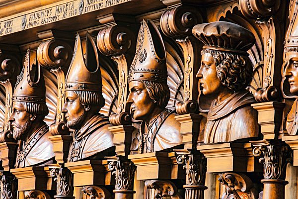 Wien: Stephansdom, Chorgestuehl