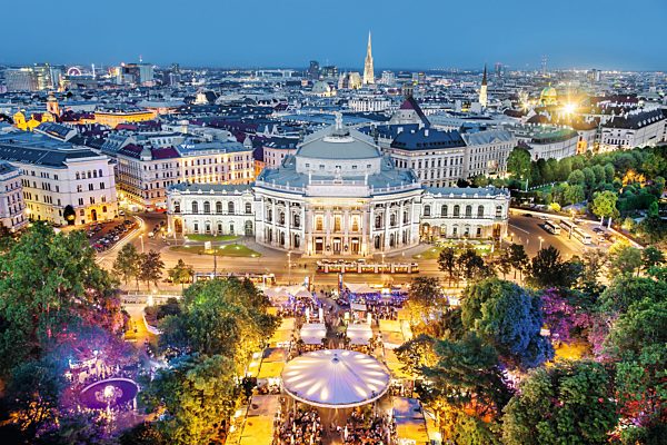 Wien: Rathausplatz: Filmfestival & Sommerkino