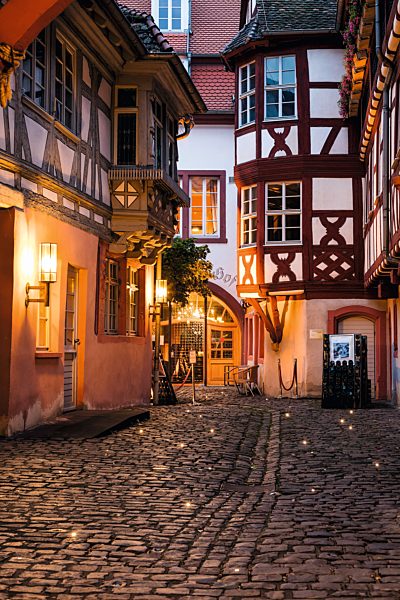 Pfalz: Rathausstrasse in Neustadt