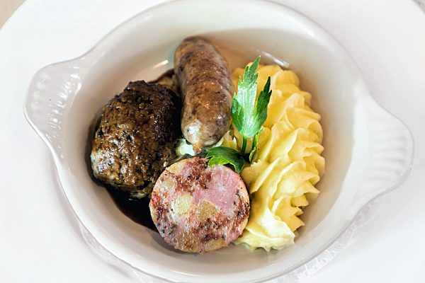 Pfalz: Deidesheim, "Pfaelzer Teller"