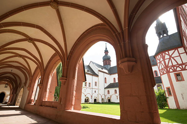 Wiesbaden: Kloster Eberbach in Eltville