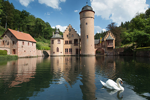 Franken: Schloss Mespelbrunn