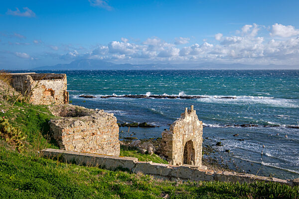 Tarifa mit Blick nach Marokko