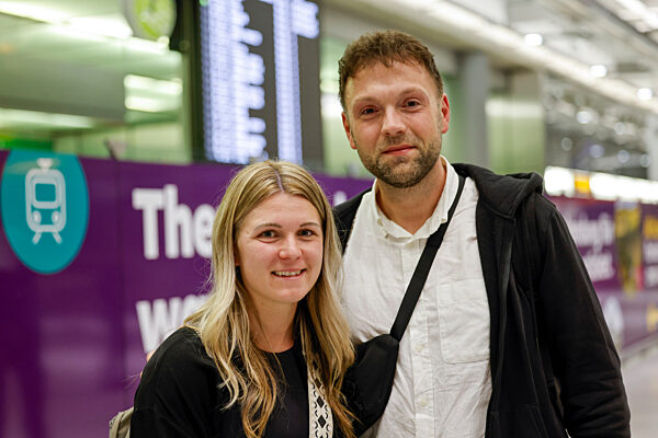 Eurowings-Evakuierungsflieger kommt am Flughafen Köln Bonn an
