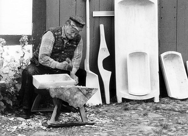 Handicraft trade - trough maker