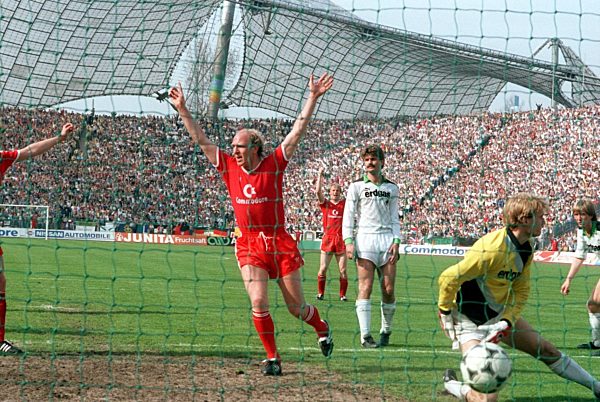 Fußball: 6:0 - Bayern München verteidigt den Titel