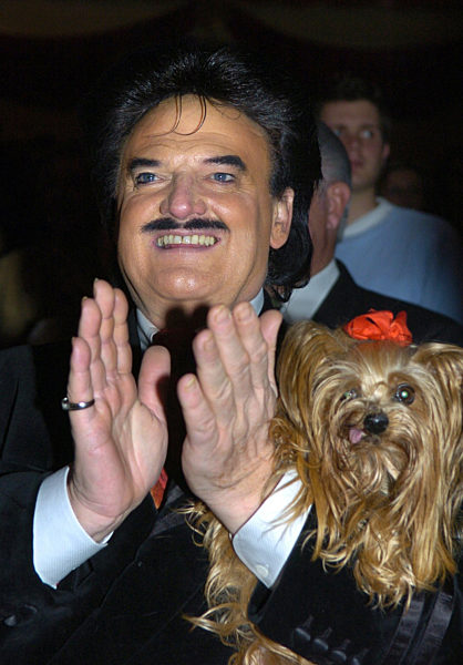 Rudolph Moshammer besucht mit Hund Daisy am ersten Weihnachtsfeiertag (25.12...