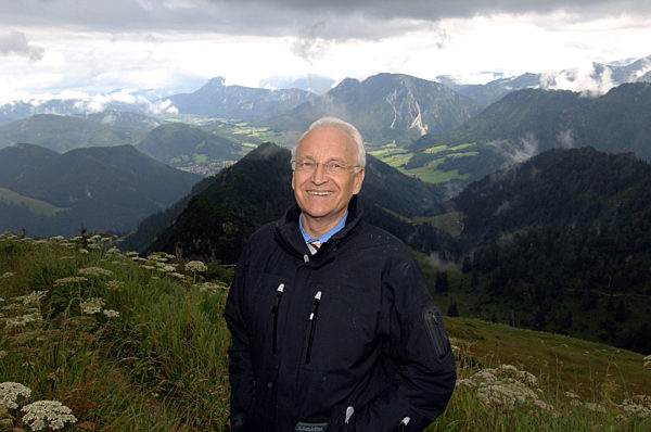 Der CSU-Vorsitzende und bayerische Ministerpräsident Edmund Stoiber besucht...